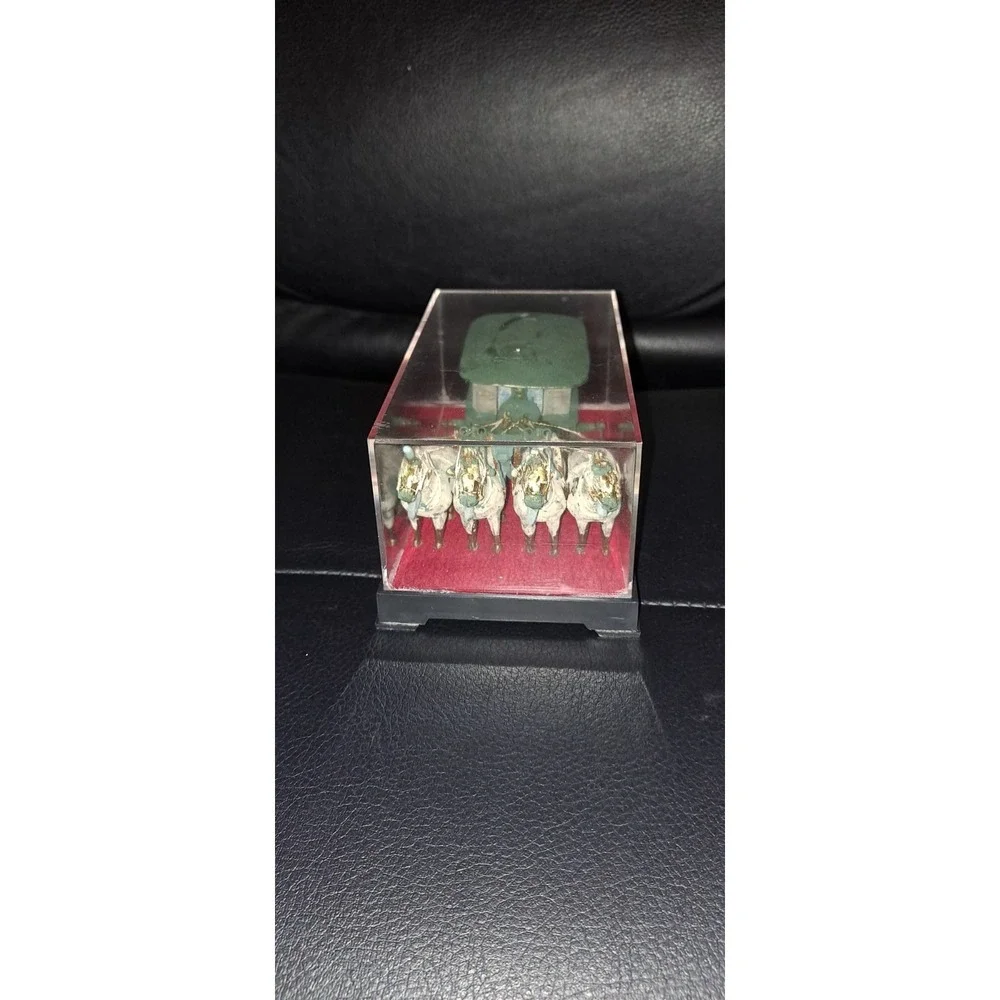CHINESE 4 HORSE‎ DRAWN CARRIAGE IN SHOWCASE BOX  W/ MINIATURE DRIVER